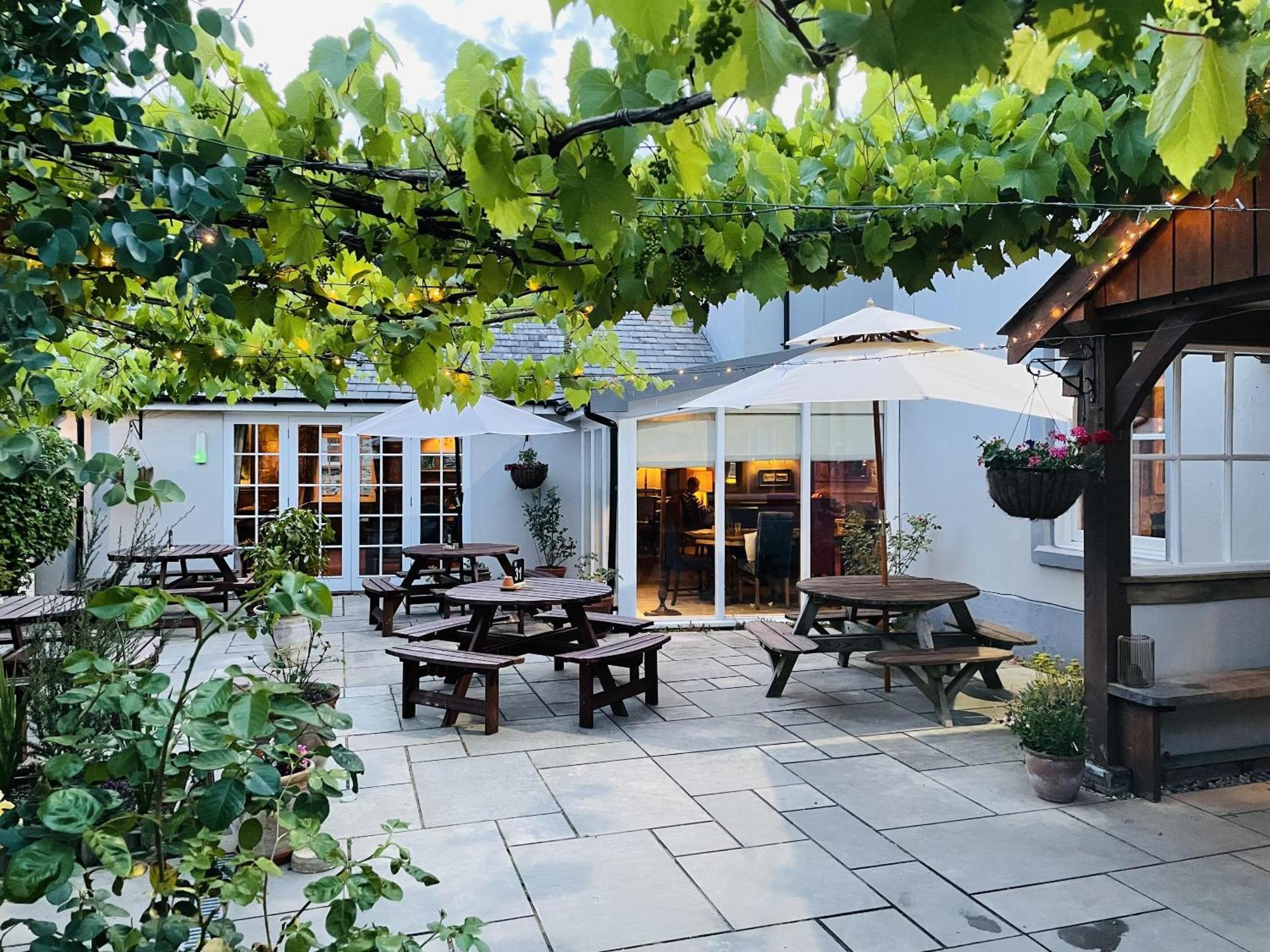 The Greyhound Inn Sydling St Nicholas ภายนอก รูปภาพ